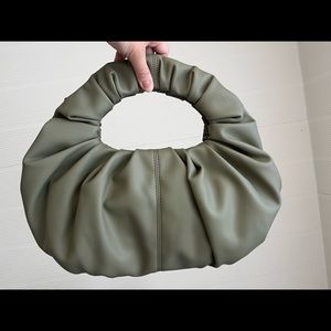 Oak + Fort handle clutch